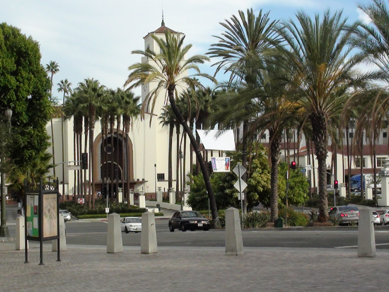 Front view of LA Union Station, Click to return